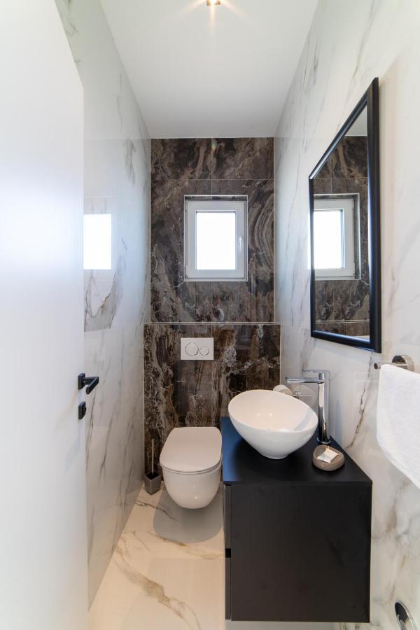 Luxury Apartment Vagabundo 2 Free Parking Trogir Exterior photo